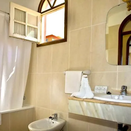 Oceano Y Sol, Bonito Apartamento En Tenerife Sur Con Wifi Gratis En Zonas Comunes, Playa Apartment Costa Adeje (Tenerife)